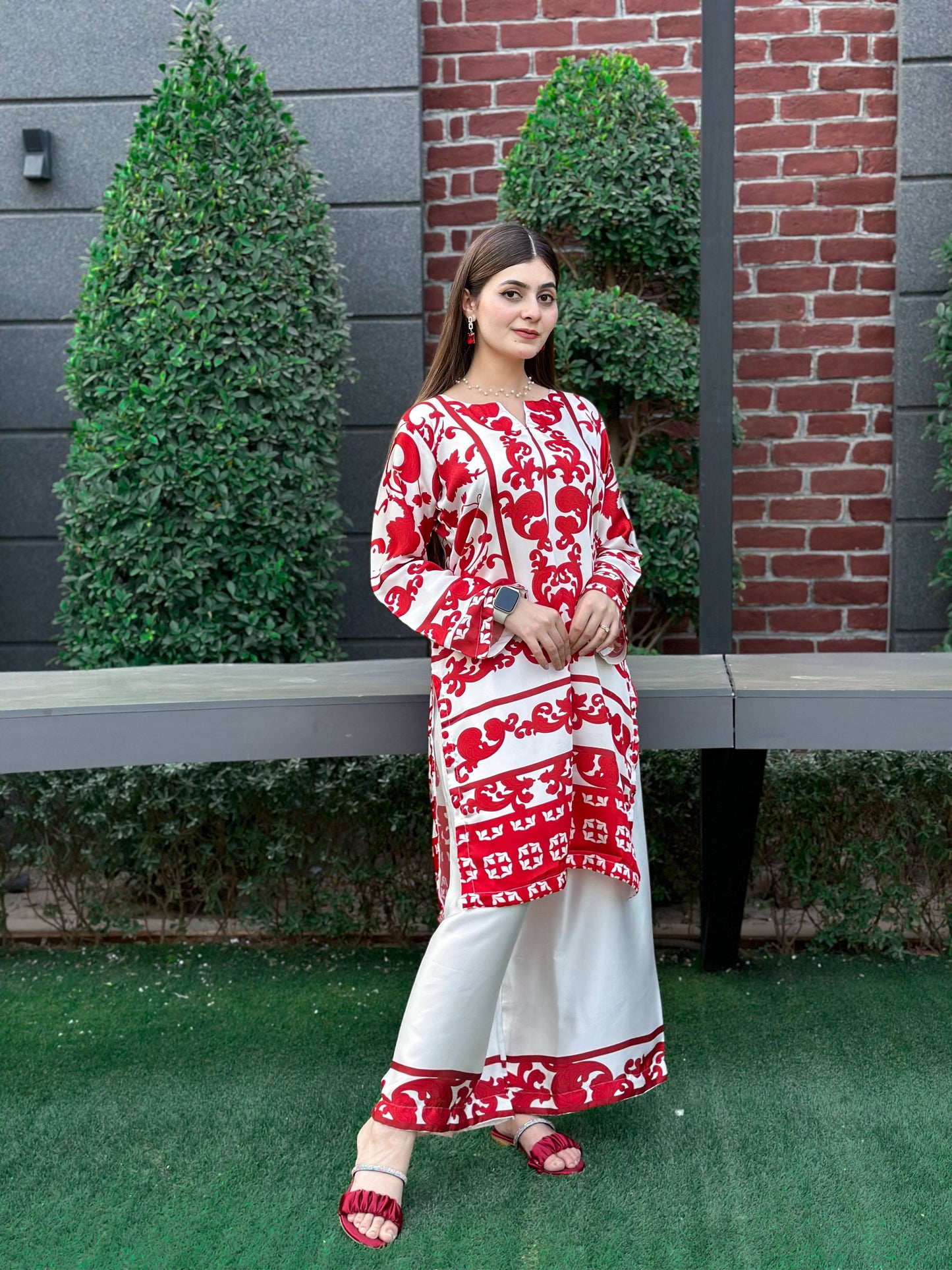 Ayesha.B Small / Red 2pcs (Farah)